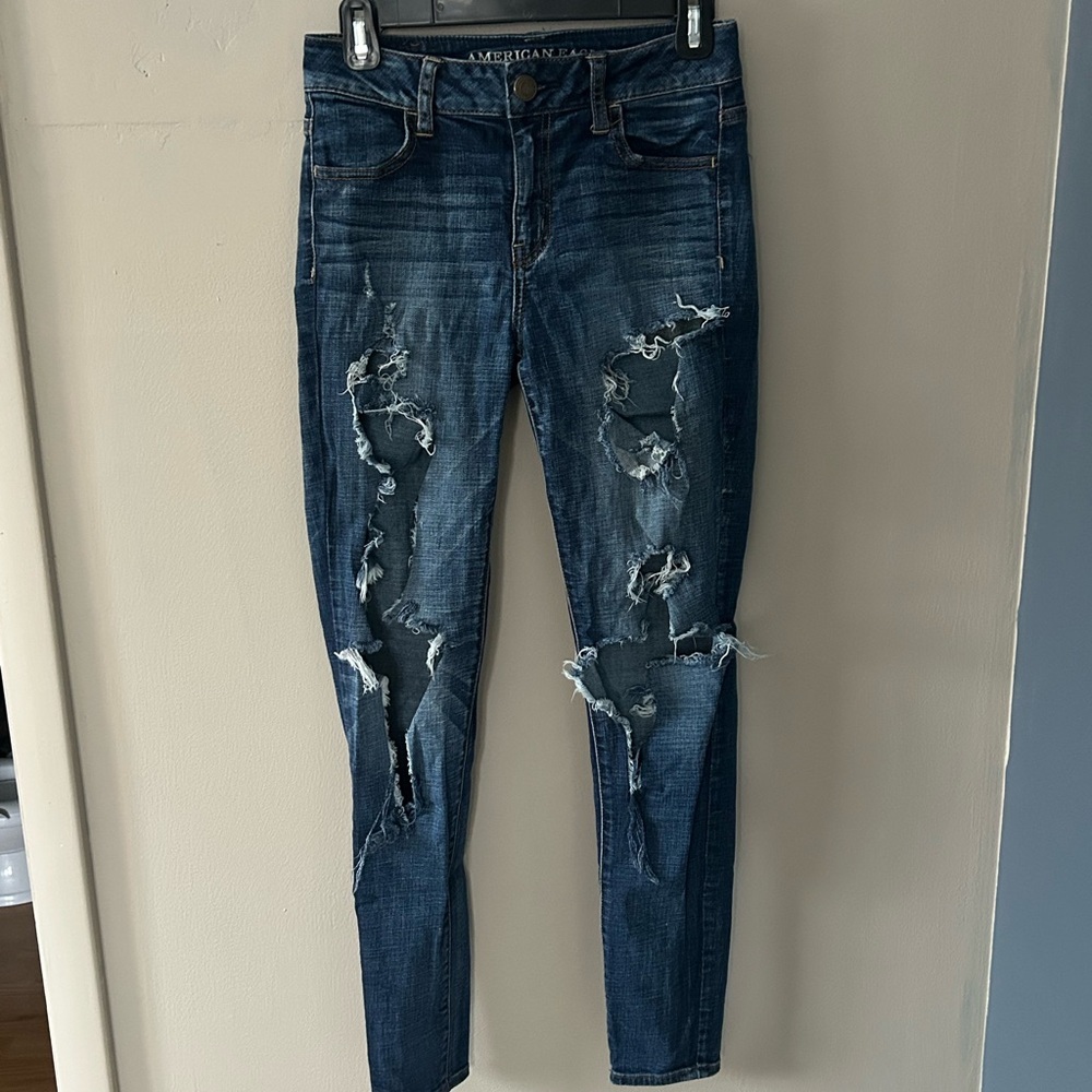 American Eagle Outfitters Distressed Blue Jeans/Jeggings